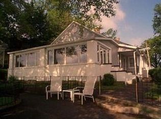 960 W Shore Dr, Culver, IN 46511
