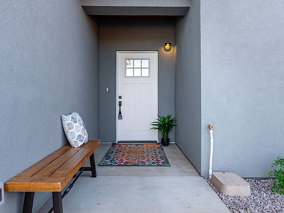 4th image of 15 N Alamos Dr #B