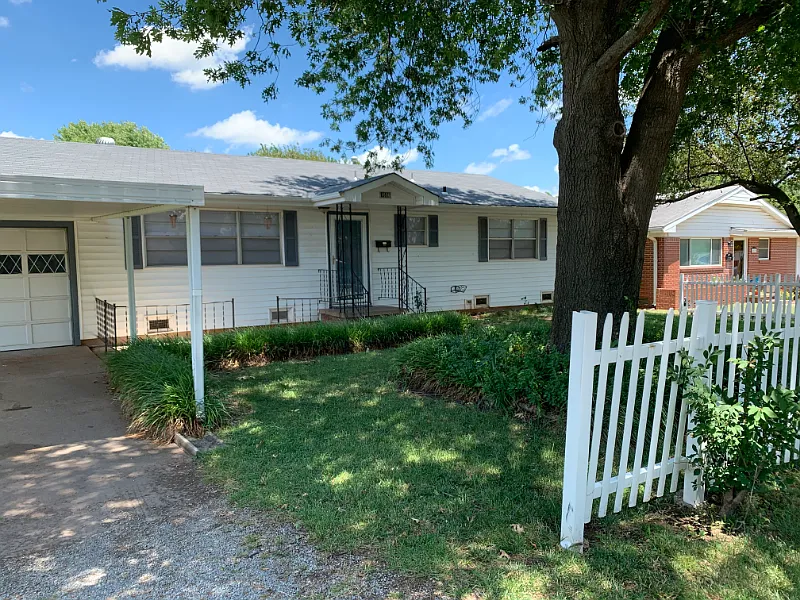 3 bed, 1313 sqft, $1,500 — Photo 1