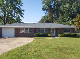 100 Chadwick Dr, Belleville, IL