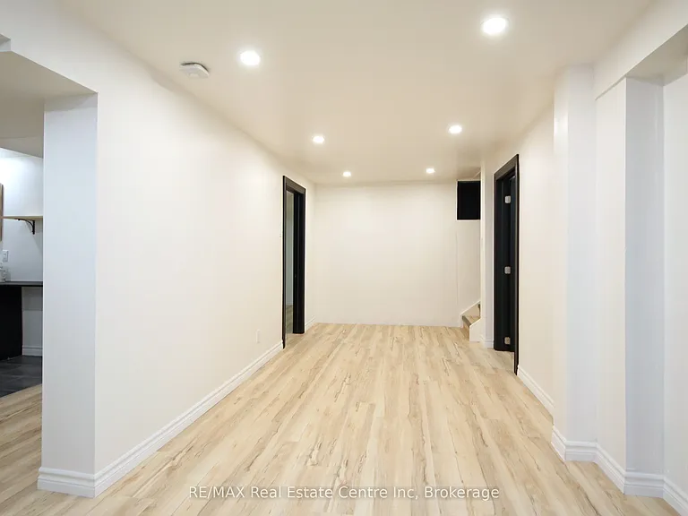 46 Talbot St #BASEMENT — Photo 18