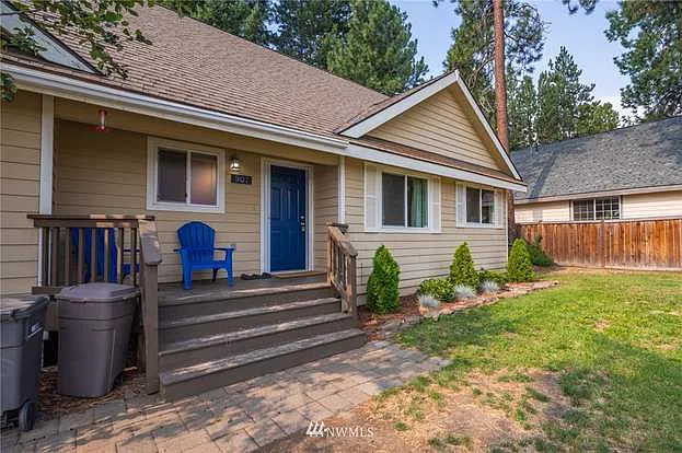 907 Marian Dr — Photo 16