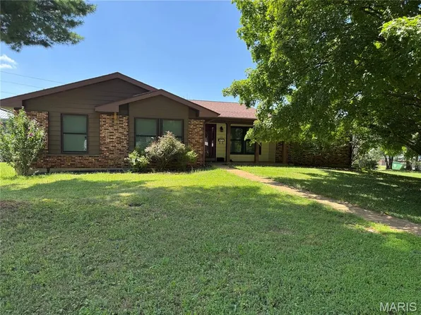 133 Kinley Dr, Farmington, MO 63640
