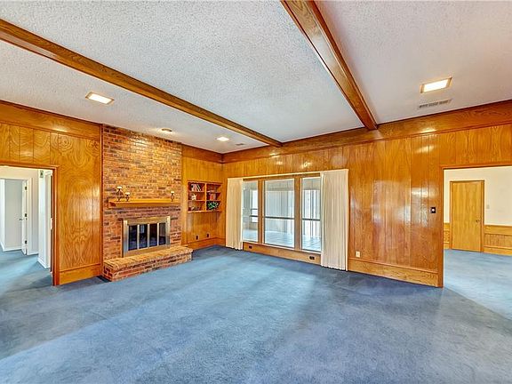 4th image of 2328 Fountain Head Dr