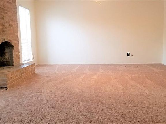 3rd image of 1114 Meadow Creek Dr
