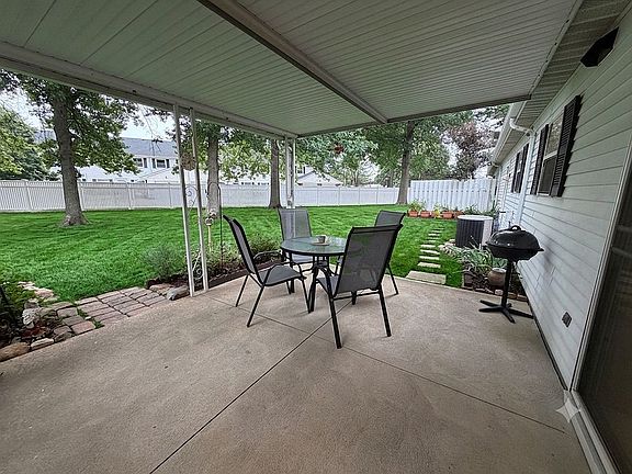 5th image of 7015 Cobblestone Ln Unit 7015