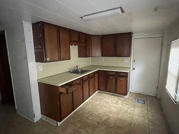 2nd image of 6 Jay St #2