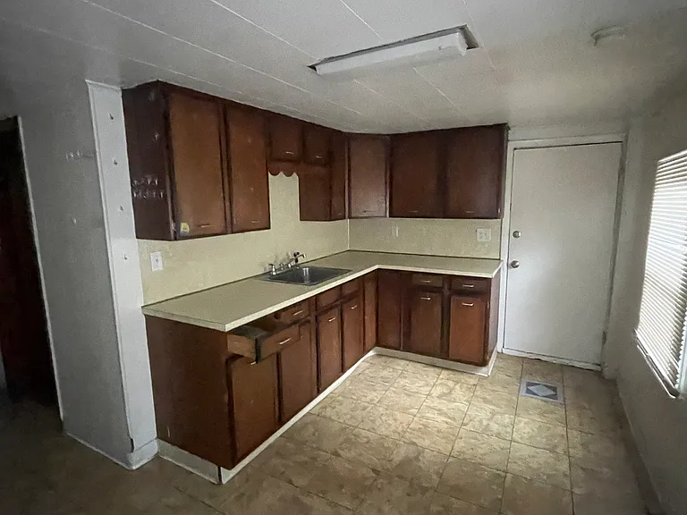 6 Jay St #1 — Photo 4