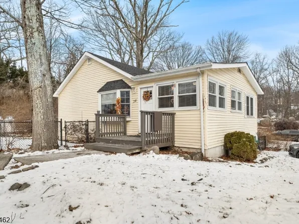 34 Northwestern Trl, Hopatcong Boro, NJ 07843