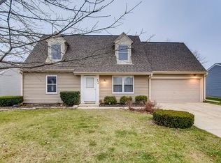 896 Shady Ln, Aurora, IL 60506