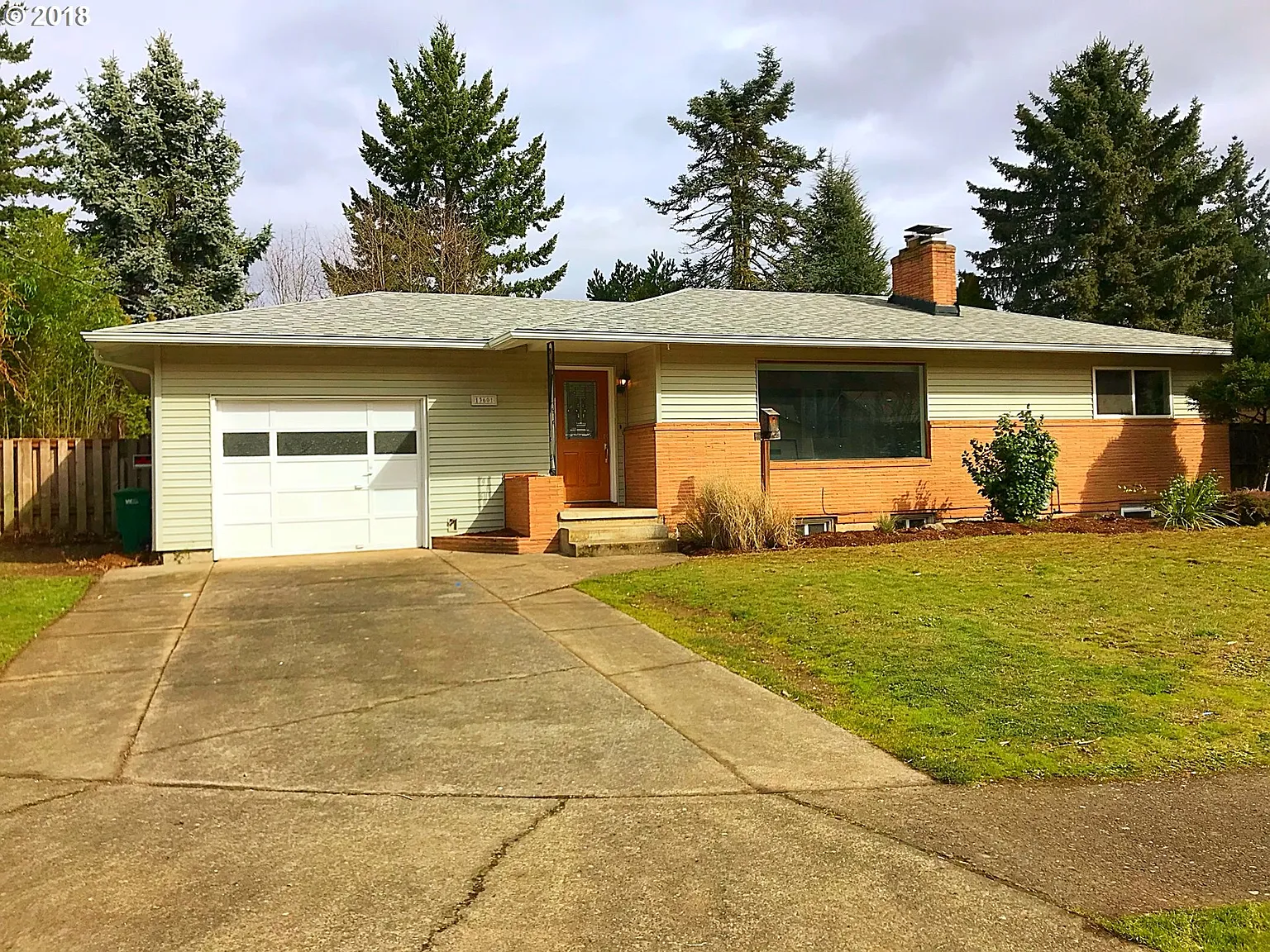 13601 SE Taylor St photo 1