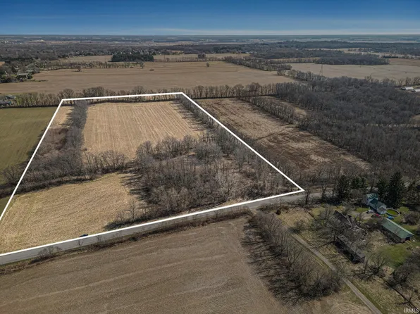 55694 County Line Rd, New Carlisle, IN 46552