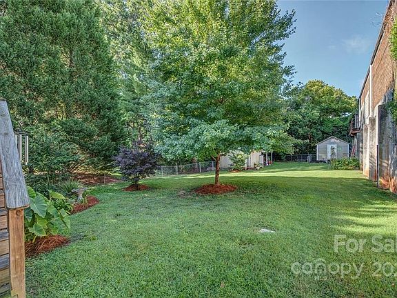 5th image of 401 Carolina Ave