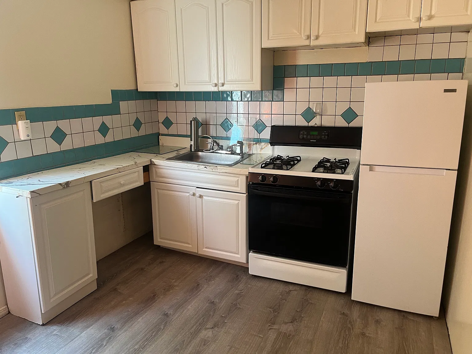 N Bedford Ave, Bellmore — Photo 1