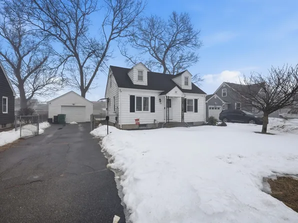 105 Lachine St, Chicopee, MA 01020