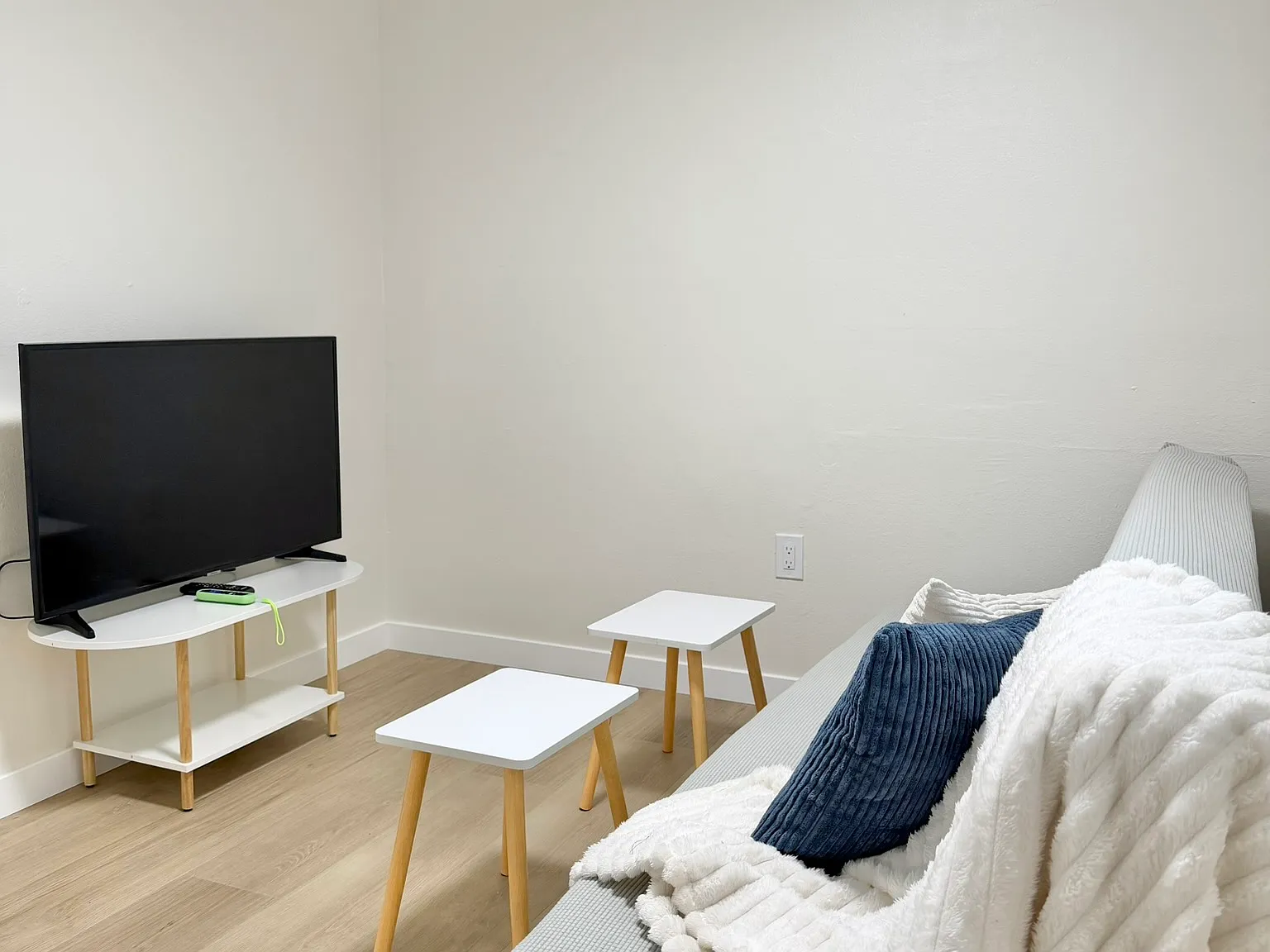 506 Studio Unit — Photo 1