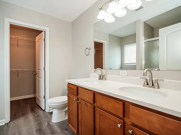 804 Zeller Dr — Photo 13