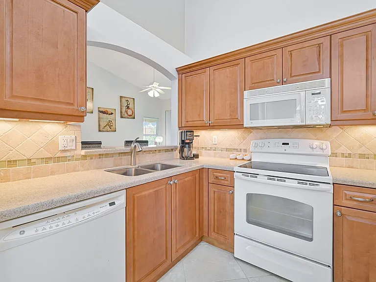 2600 Marshcreek Ln #201 — Photo 15
