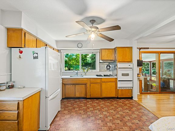 3rd image of 13 Lillian Drive