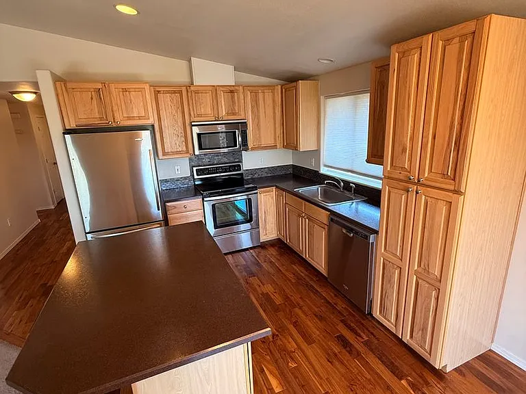 2218 NE Carrie Ln — Photo 2