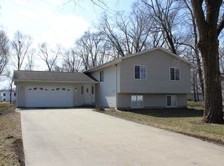 1805 Robin Rd, Waterloo, IA 50701