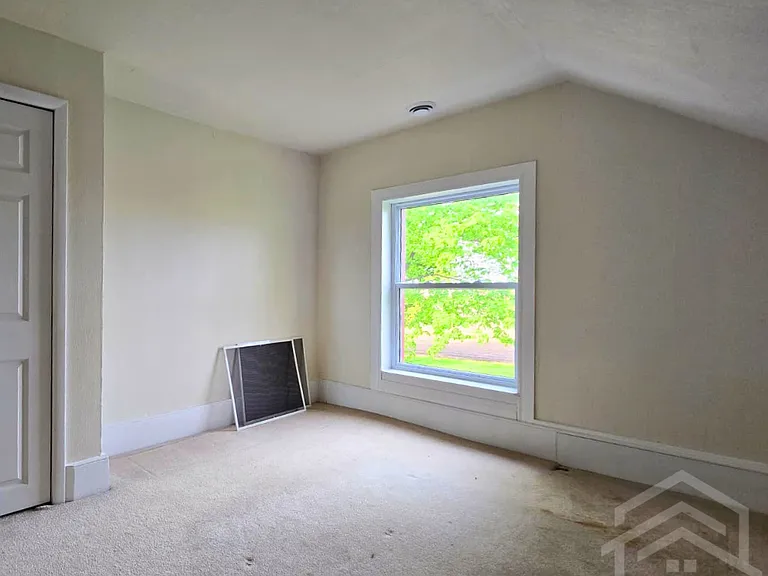 545482 Pattullo Ave #1 — Photo 9