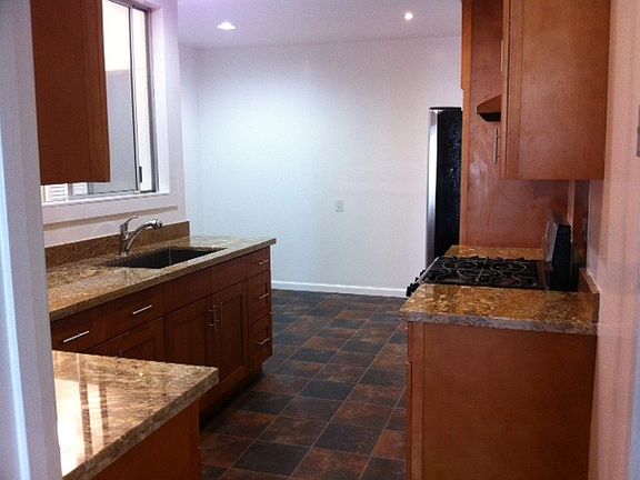 Kitchen and Eat-in Area