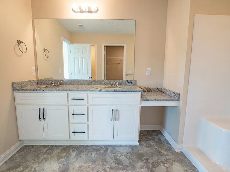 203 Dixon Cir — Photo 49