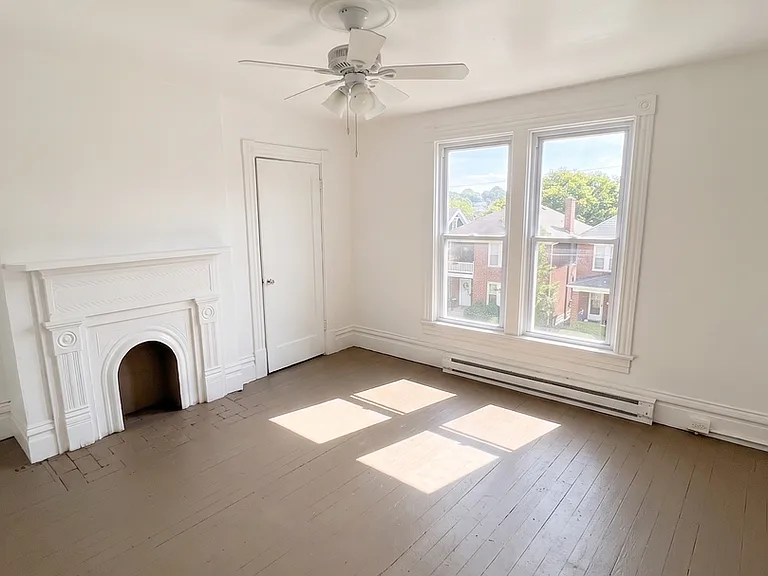 640 Lillian St — Photo 3