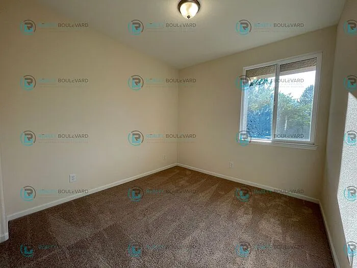 925 W End St — Photo 21