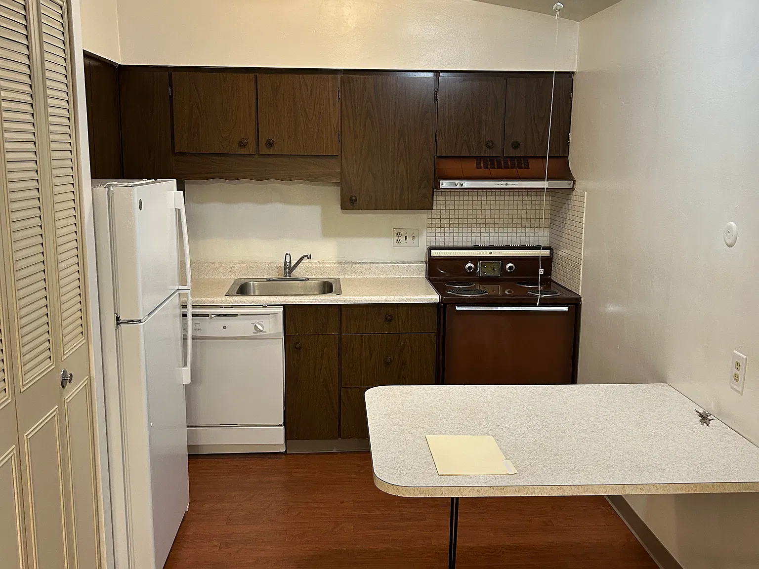 2 bed, 800 sqft, $800 — Photo 2