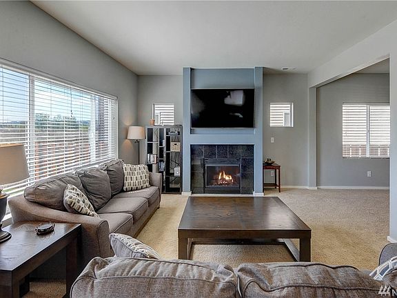 5th image of 1666 42nd St NE