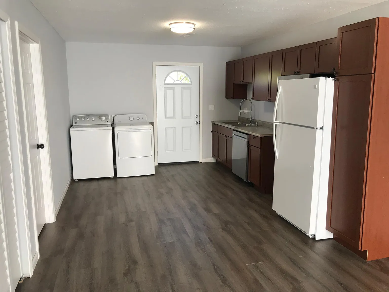 43512 Blue Lagoon — Photo 2