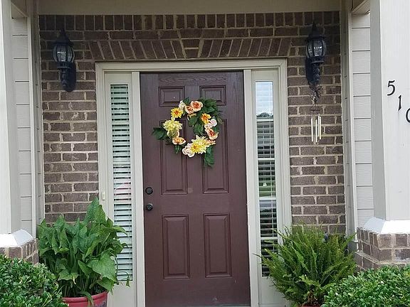 2nd image of 510 Moulton Way