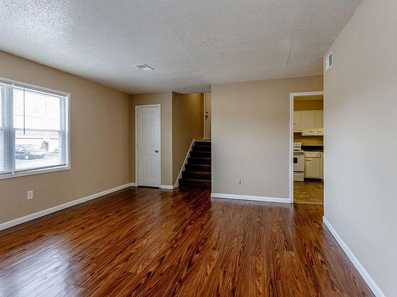 2nd image of 907 Bello Mondo Dr #6
