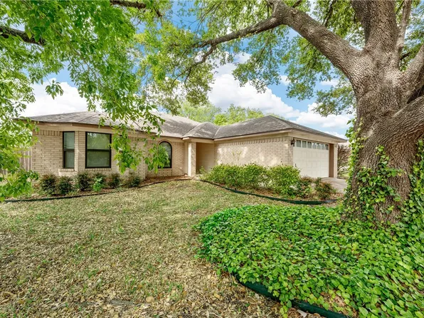 322 April Ln, Hewitt, TX 76643