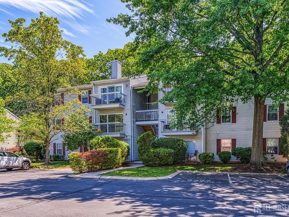 1st image of 373 McDowell Dr