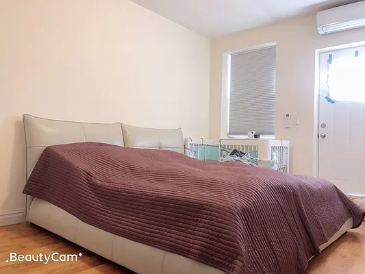 Sold by Momentum Real Estate LLC | media 21