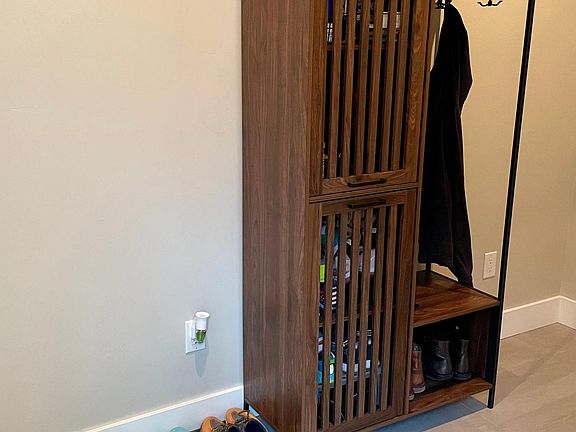 Foyer level with included hall tree if desired.