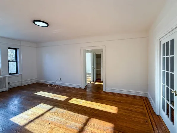 36 Duncan Avenue image 5 of 31