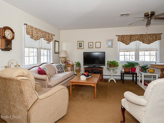 4th image of 50 Union Dr