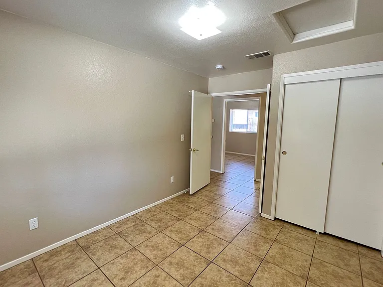 1320 Reddick Ln — Photo 12
