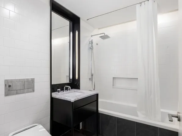 50 Greenpoint Avenue image 9 of 15