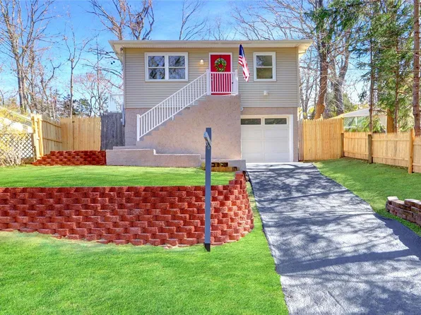 69 Sunburst Drive, Rocky Point, NY 11778