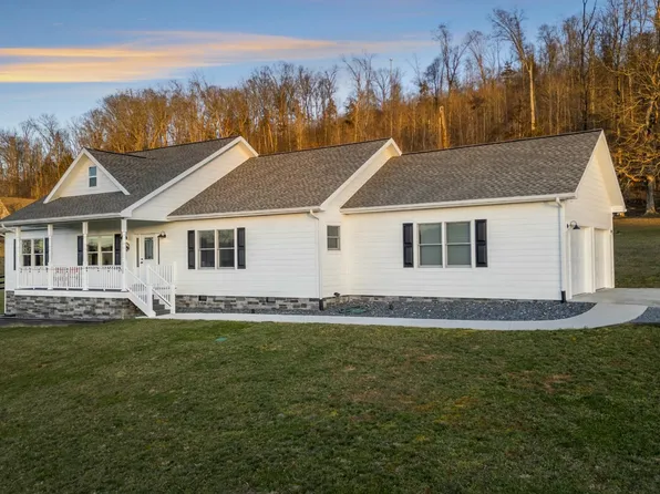 1136 Camellia Rd, Newport, TN 37821