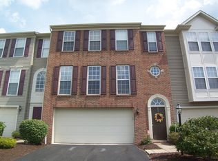 1075 Royal Dr, Canonsburg, PA 15317