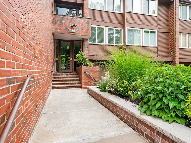 241-287 Perkins St #B502 — Photo 30