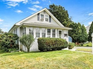 32 Mount Ave, Worcester, MA 01606