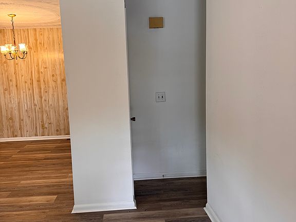 5th image of 916 Warfield Dr
