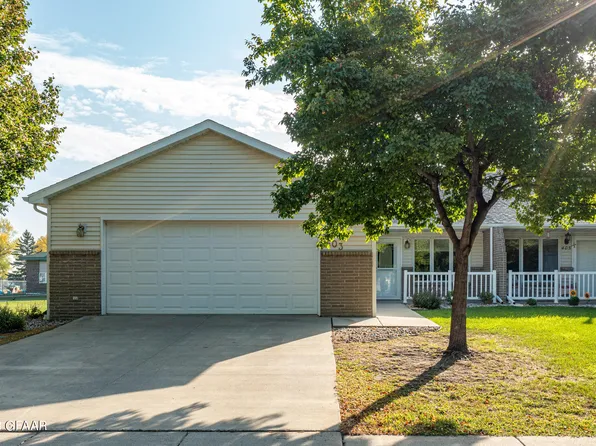 403 5th Ave SE, East Grand Forks, MN 56721